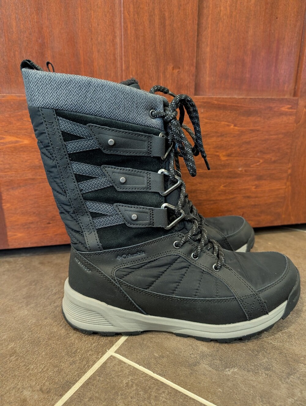 Columbia Meadows Omni-heat Waterproof Women's Winter Boots size 9
